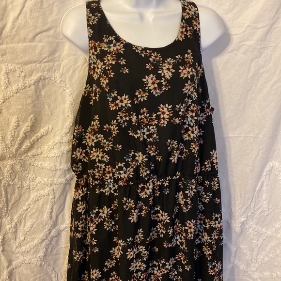 Xhilaration Floral Dress - Picture 2 of 5